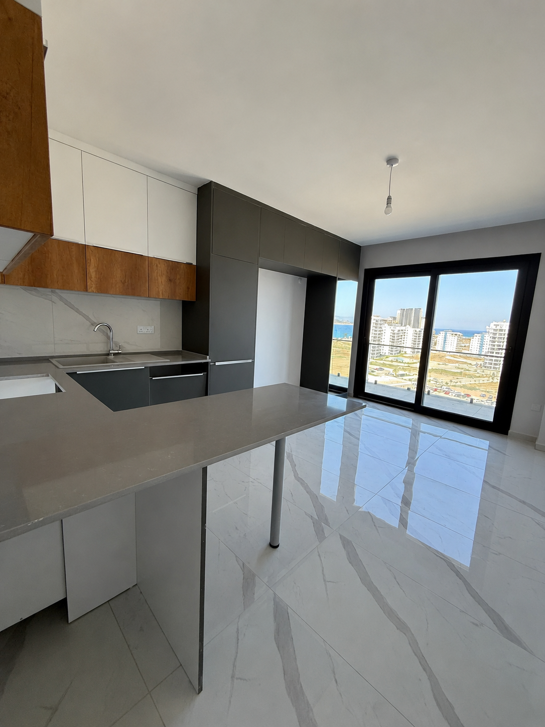 Riverside Life Residence’ta Deniz Manzaralı Satılık Eşyasız 1+0 Daire görsel 2
