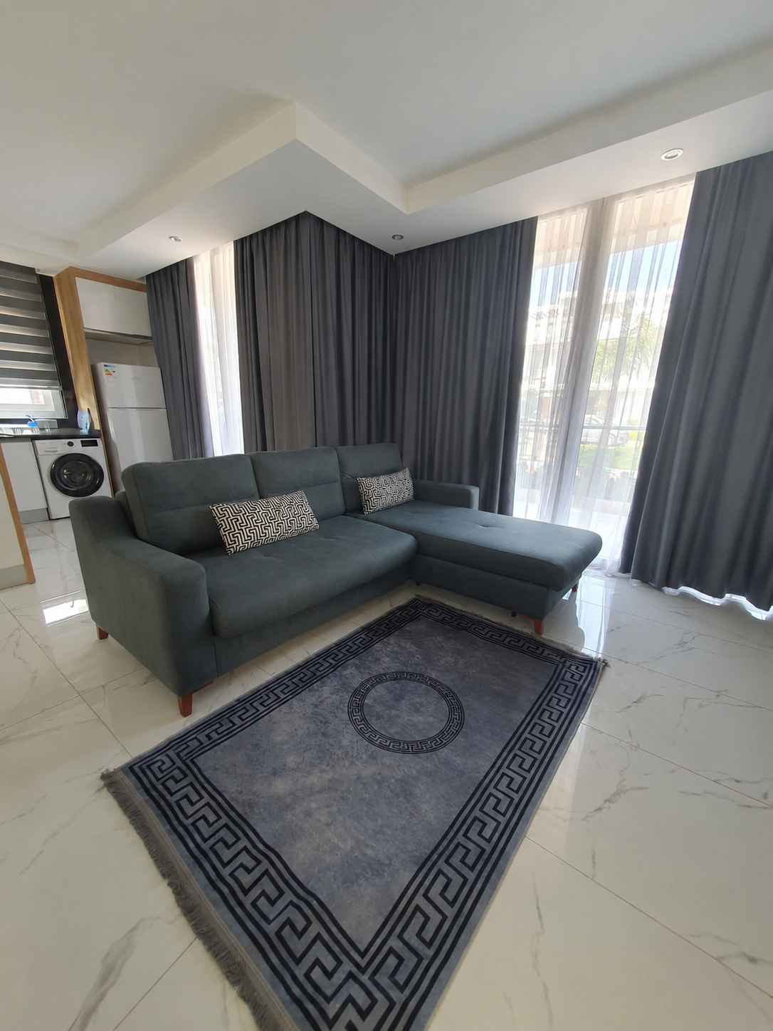 İskele Boğaz Four Seasons Life 1’de Full Eşyalı Satılık 2+1 Daire