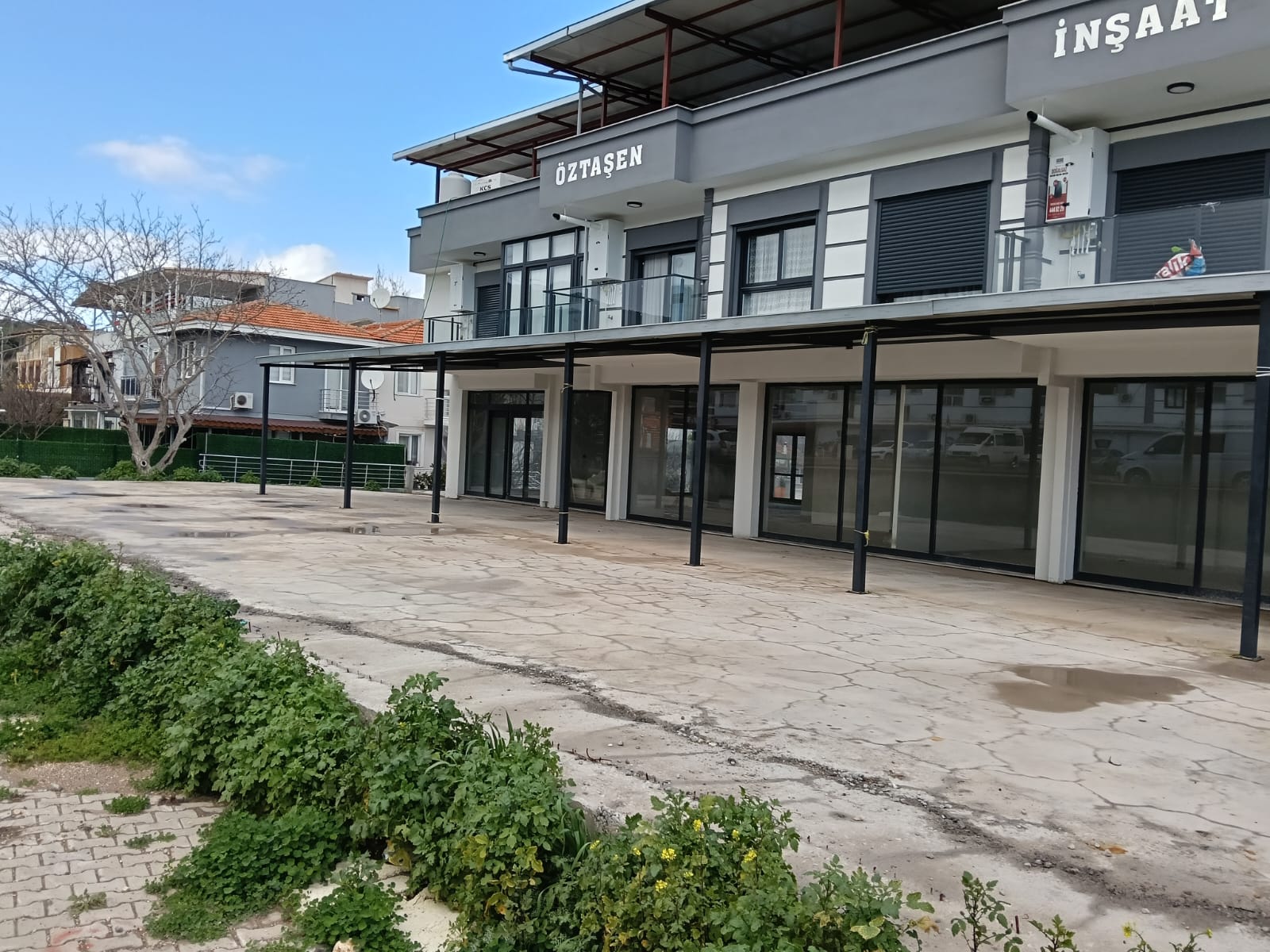 FOÇA GENCELLİ'DE CADDE ÜZERİ -GÜÇLÜ KONUMLU SATILIK DÜKKANLAR görsel 11