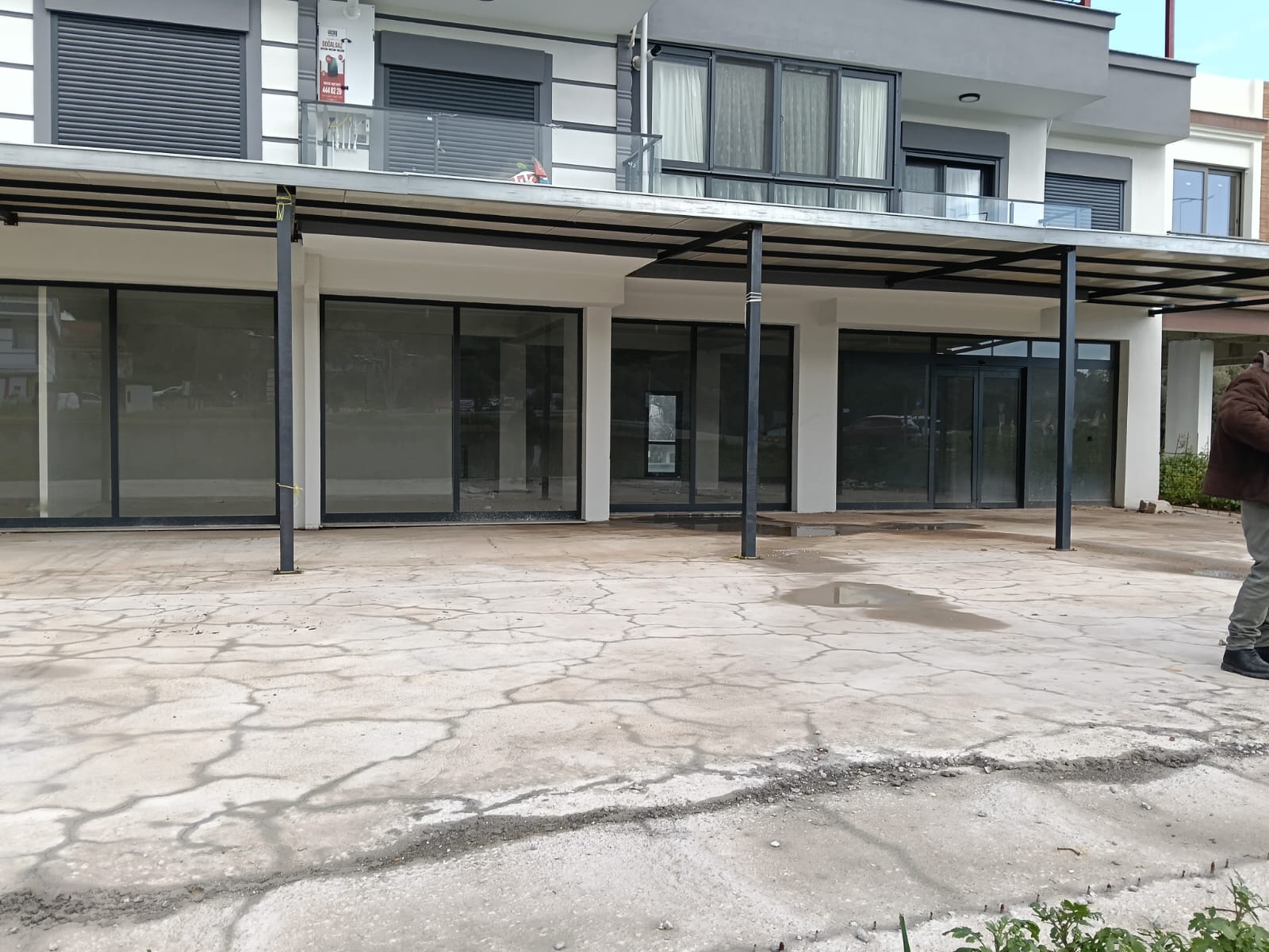 FOÇA GENCELLİ'DE CADDE ÜZERİ -GÜÇLÜ KONUMLU SATILIK DÜKKANLAR görsel 12