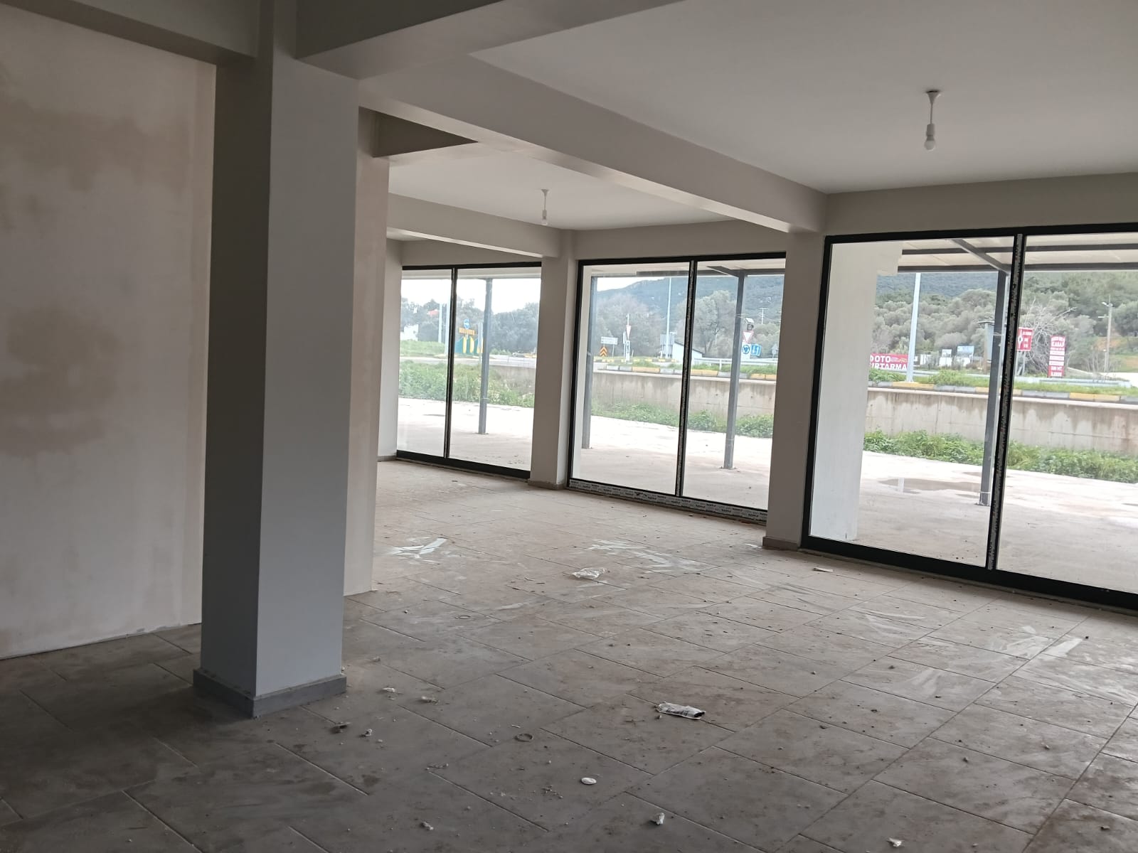 FOÇA GENCELLİ'DE CADDE ÜZERİ -GÜÇLÜ KONUMLU SATILIK DÜKKANLAR görsel 13