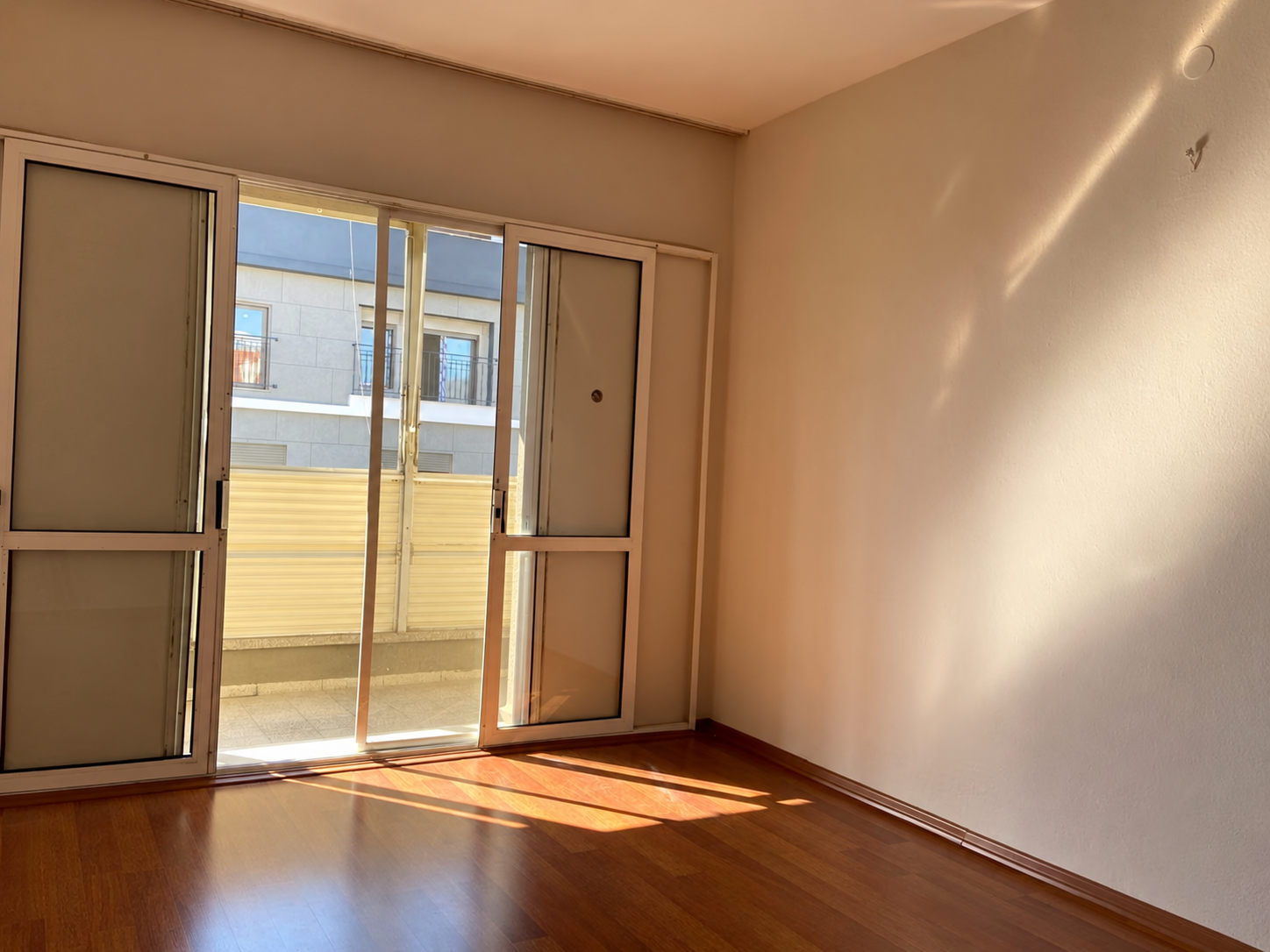 Bostanlı Merkezde Kullanışlı 3+1 Kiralık Daire görsel 4