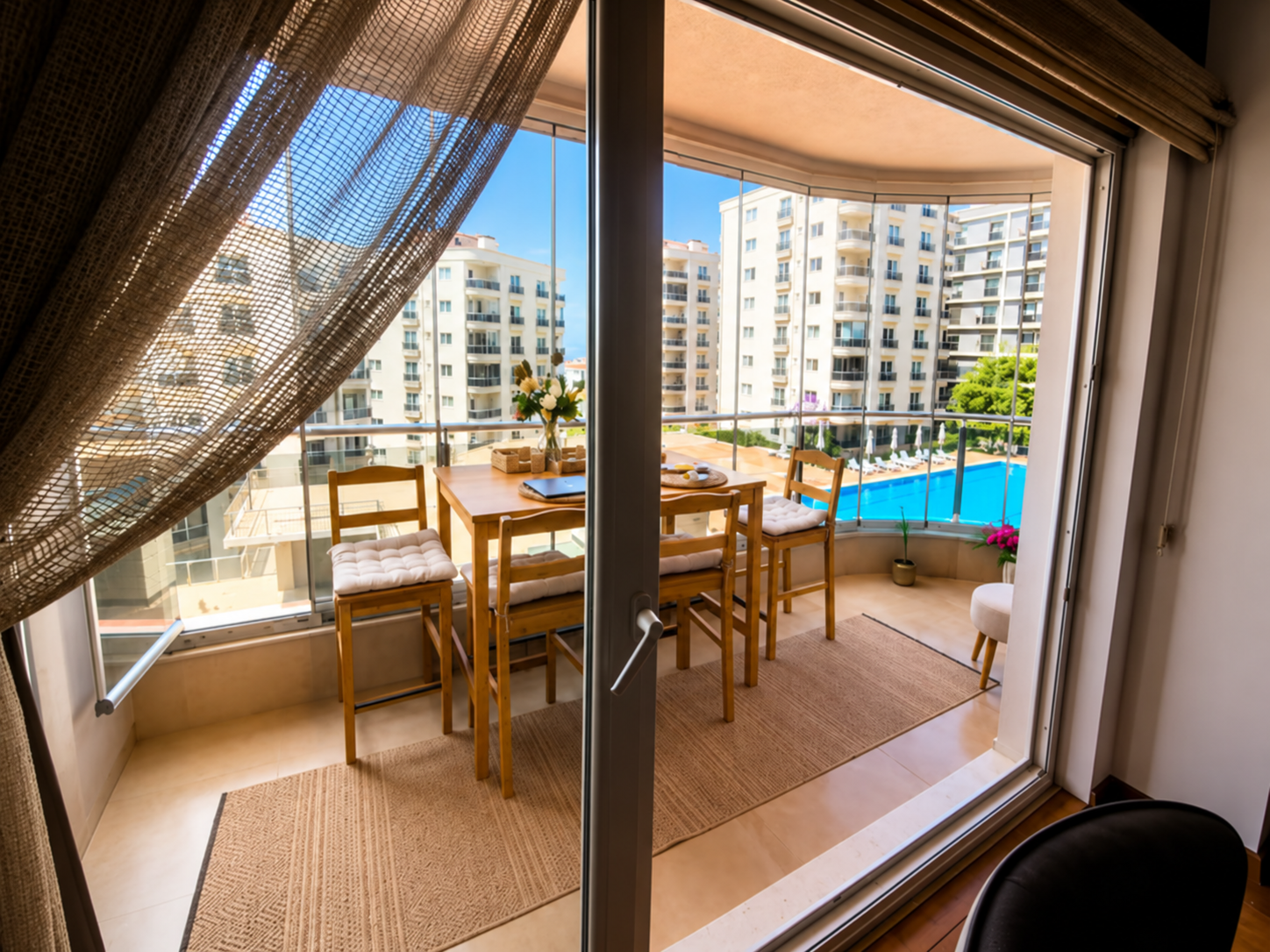 232 Teraspark'ta Deniz ve Havuz Manzaralı 3+1 Satılık Daire