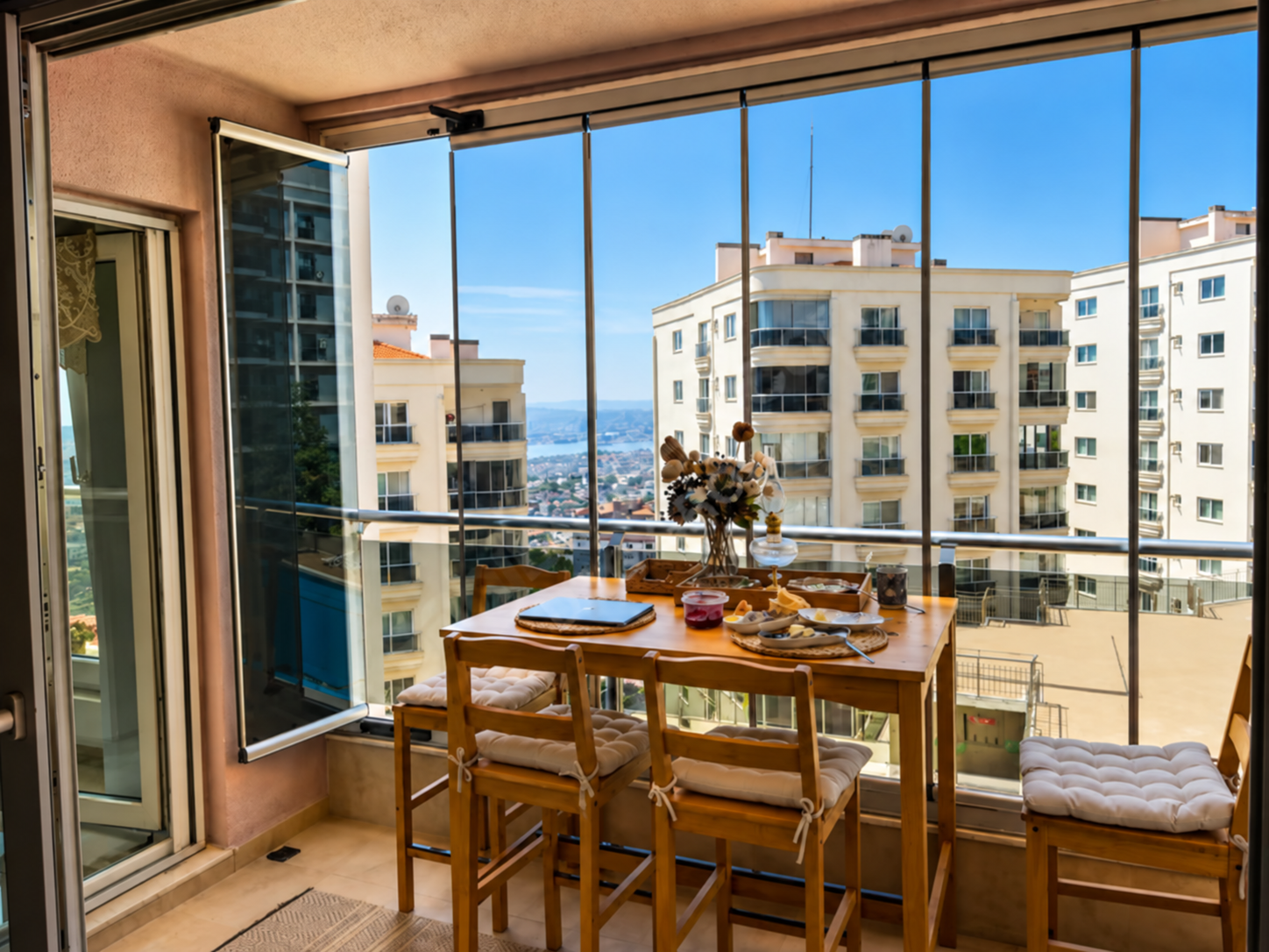 232 Teraspark'ta Deniz ve Havuz Manzaralı 3+1 Satılık Daire